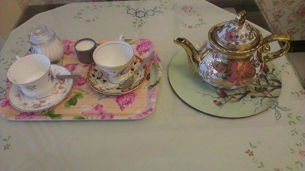 The London Tearoom Chiang Mai Bagian luar foto