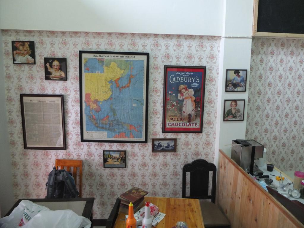 The London Tearoom Chiang Mai Bagian luar foto