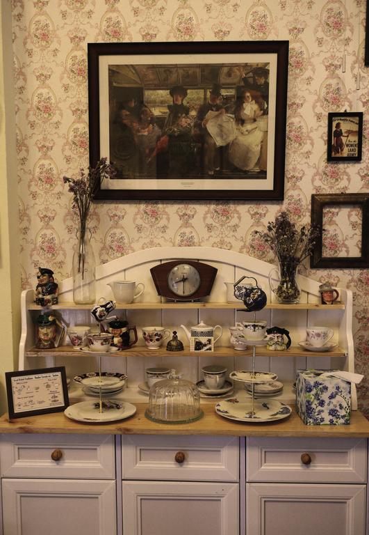 The London Tearoom Chiang Mai Bagian luar foto