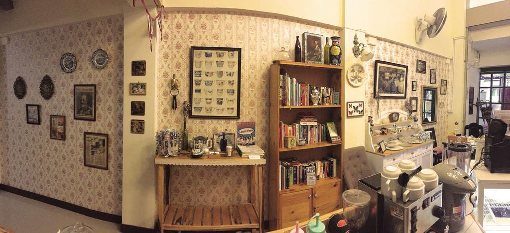 The London Tearoom Chiang Mai Bagian luar foto