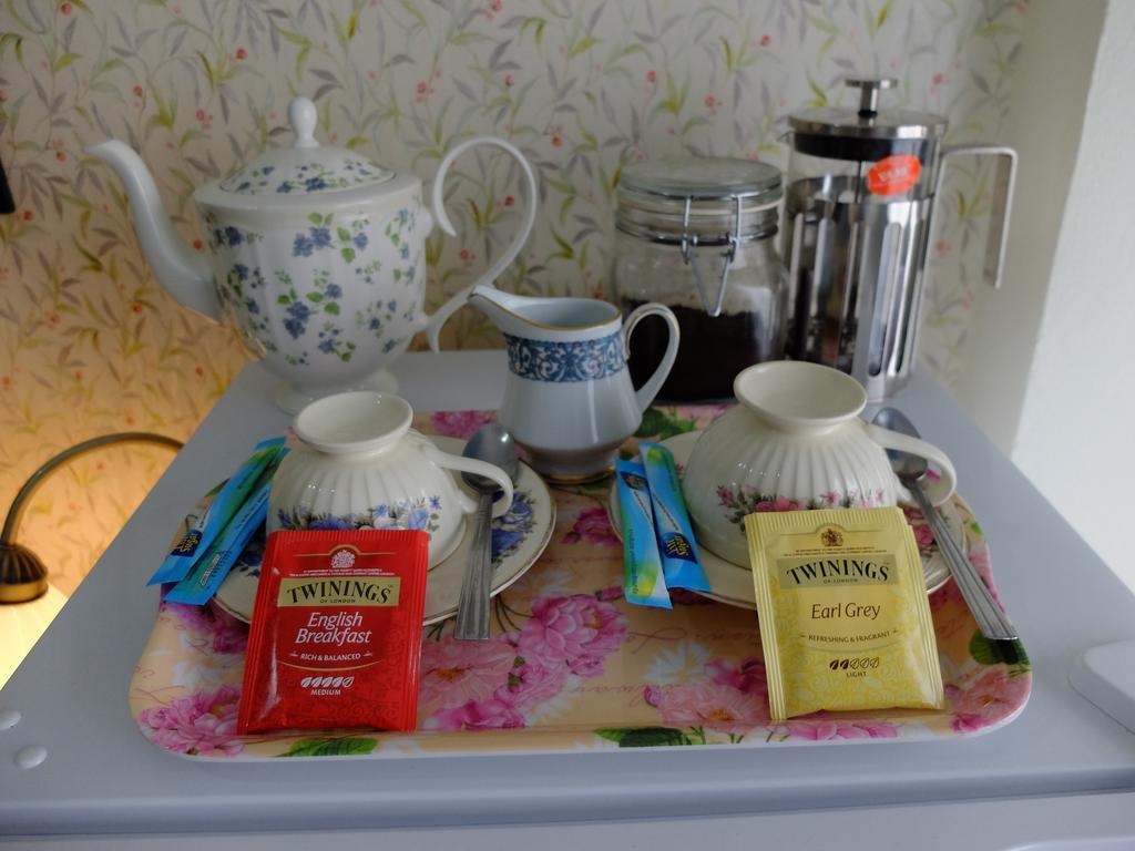 The London Tearoom Chiang Mai Bagian luar foto