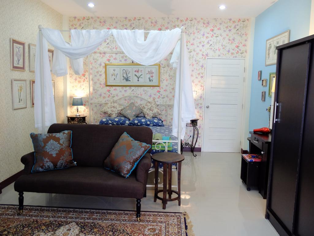 The London Tearoom Chiang Mai Bagian luar foto