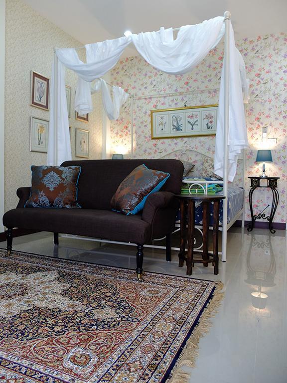 The London Tearoom Chiang Mai Bagian luar foto